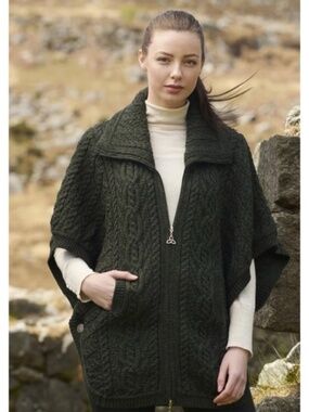 INNISFREE ARAN FUNNEL NECK Jacket/Poncho M/L Made in Ireland 100% Merino Wool